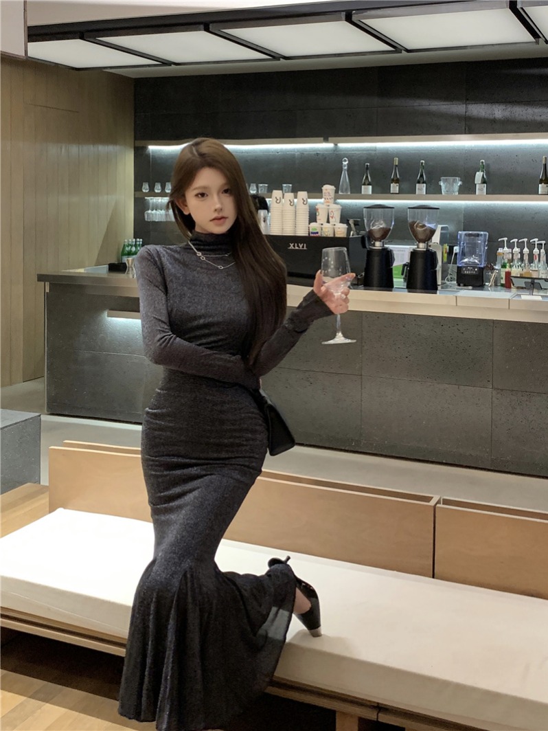 Women's Mermaid Dress Two-Piece Knit Set with Shimmering Detail - Image 2