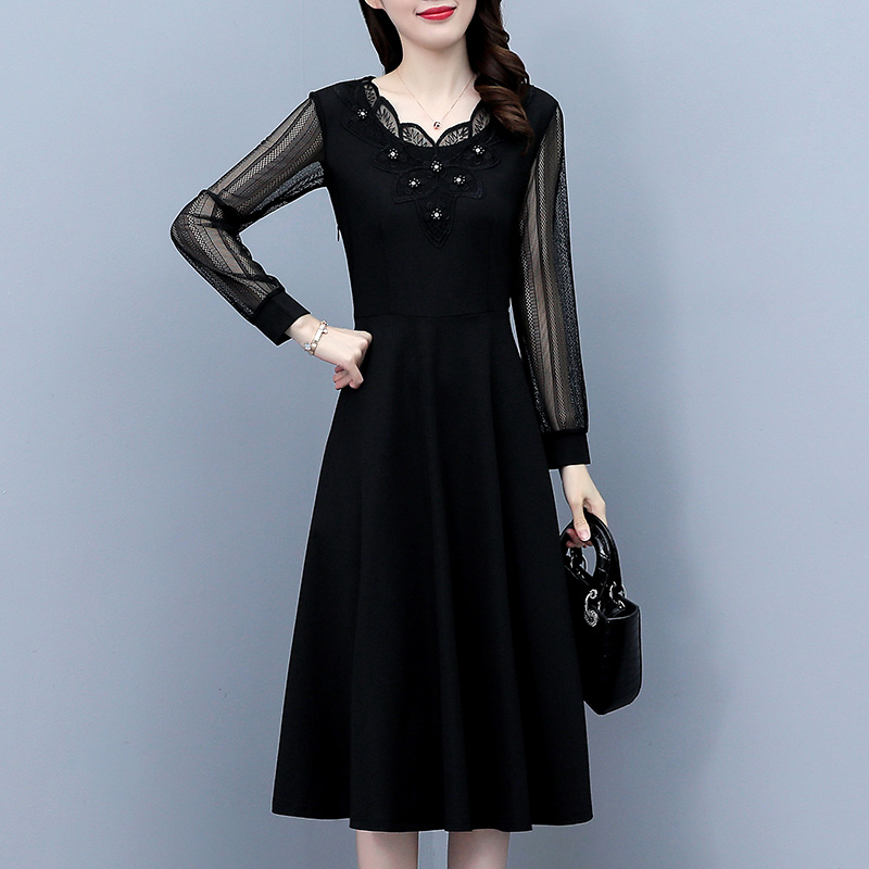 Plus Size Women's Black Lace Long Sleeve Slimming Dress