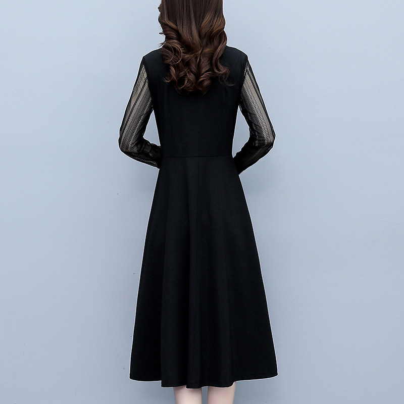 Plus Size Women's Black Lace Long Sleeve Slimming Dress - Image 5